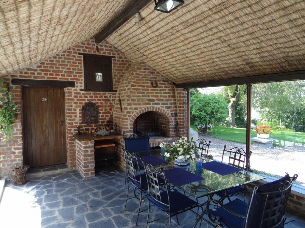 B&B Aux Beaux Buis Blegny Exterior photo